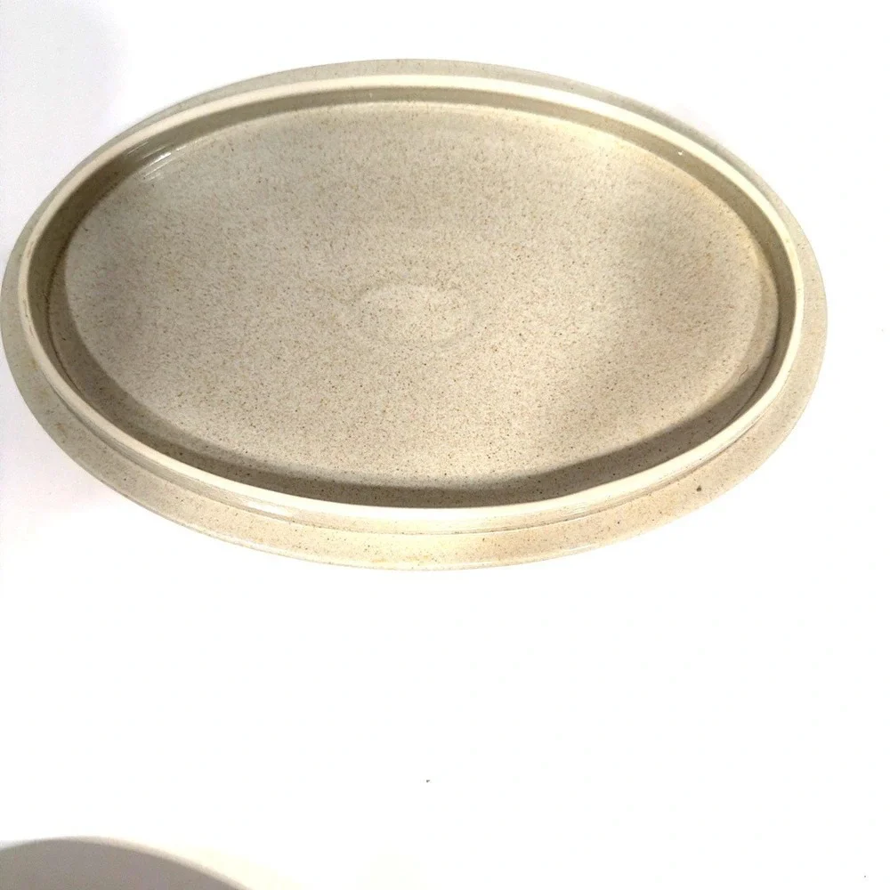 Wedgwood Blue Pacific Oval Covered Casserole 10.5 In 2.5 QT.